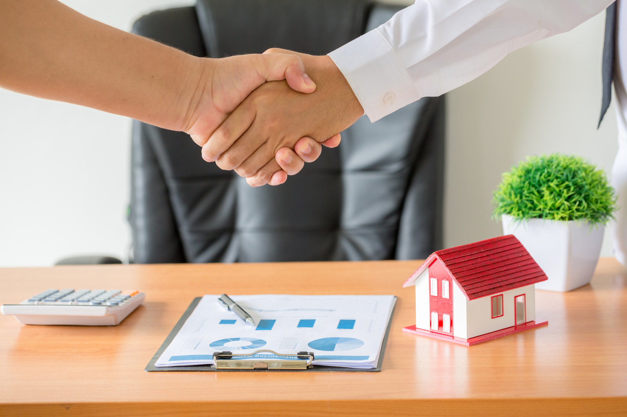 How Do I Sell My House Fast Without Major Repairs?
